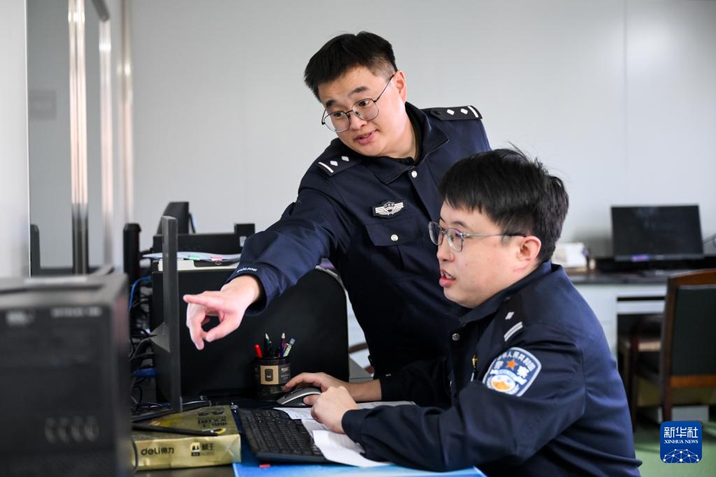 他们，为“国家的孩子”寻亲