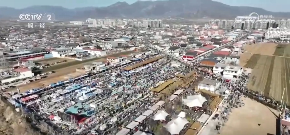 各地市场购销两旺腾浓浓烟火气 “年经济”释放强大消费活力