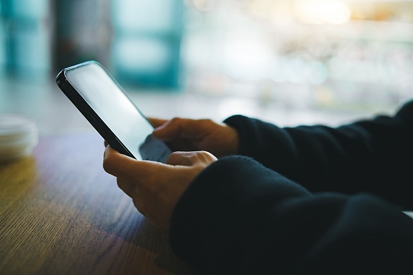 这么阔绰?女子要给外甥240万!现金取出后不对劲了... 这么阔绰?女子要给外甥240万!现金取出后不对劲了...