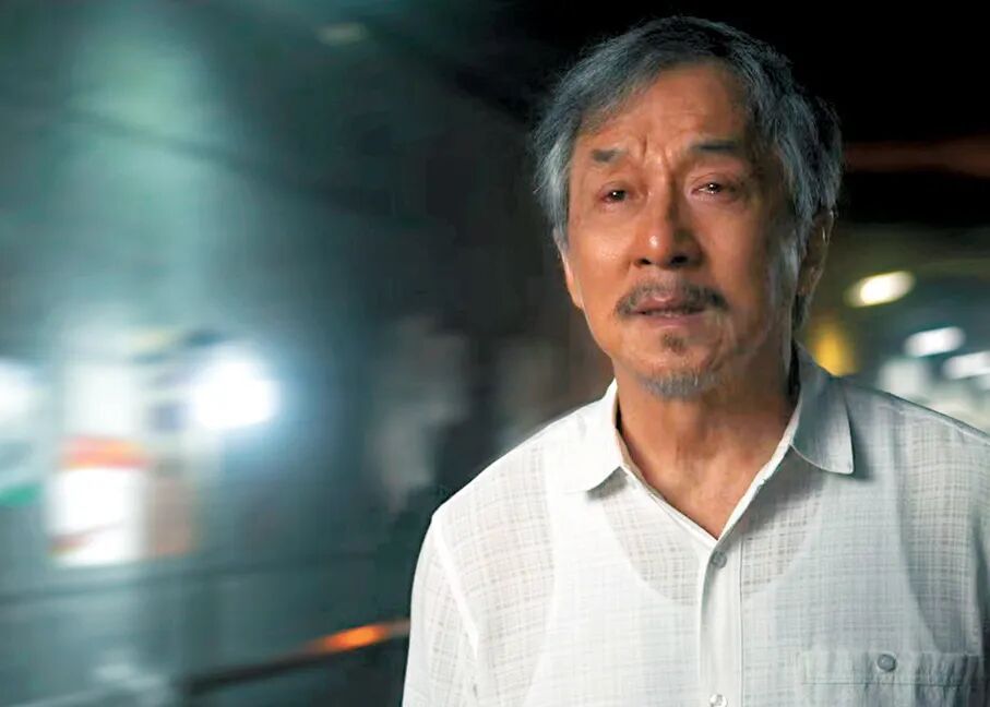 成龙提及母亲患病引关注！医生提醒：留意这些信号，及时干预→