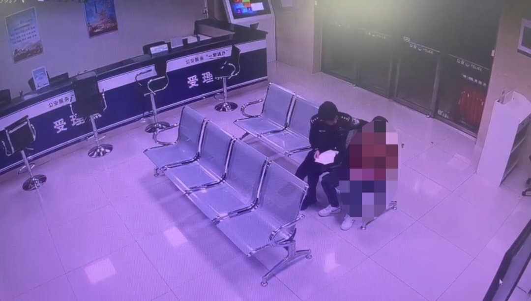 天津女民警清晨晕倒在单位！醒来第一句让人破防……