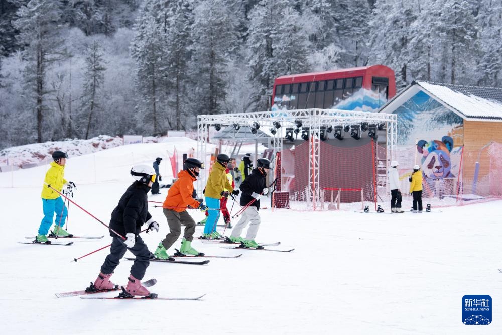 在四川畅享冰雪之乐