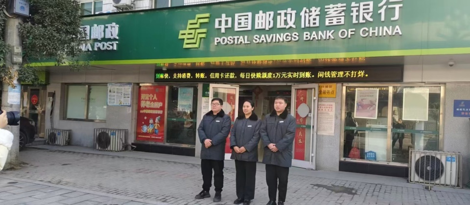 “停车!救人!”邵阳七旬大爷被卷入货车车底拖行,后车紧急逼停,网友:好人一生平安 “停车!救人!”邵阳七旬大爷被卷入货车车底拖行,后车紧急逼停,网友:好人一生平安