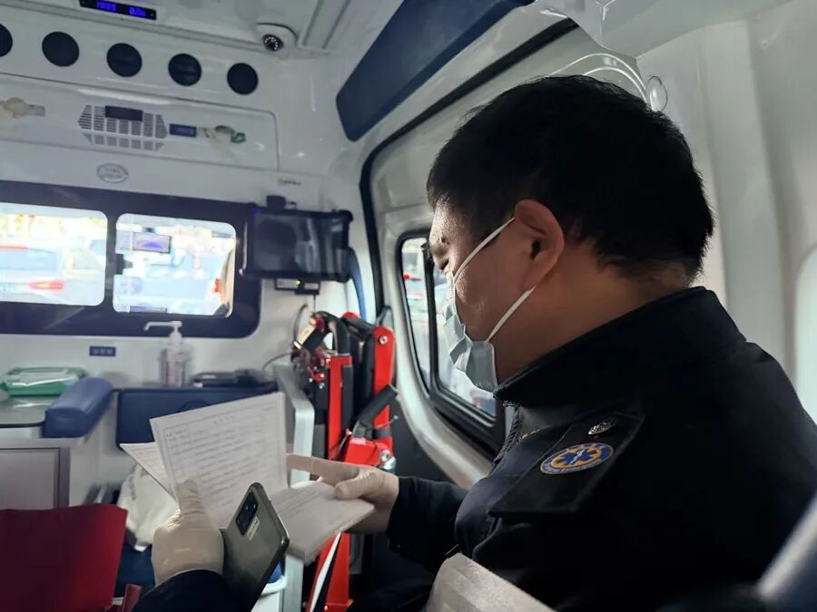 500米急奔、7分钟生死指导！上海急救一线实录：每一次都是与生命赛跑