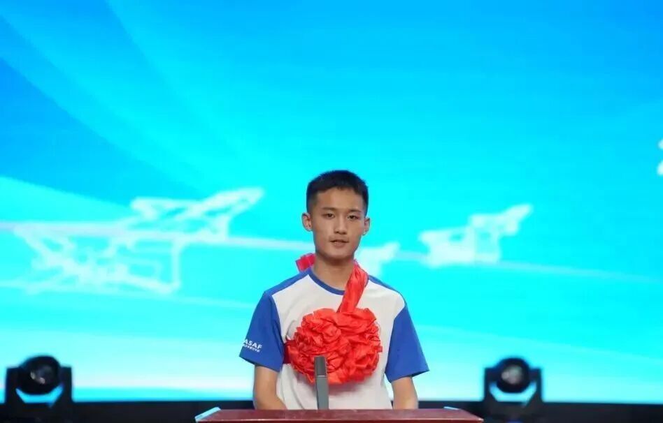 清华“飞班”陈秀虎火了！网友：在优秀面前，帅不值一提！