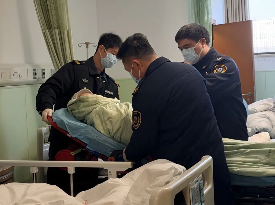 500米急奔、7分钟生死指导！上海急救一线实录：每一次都是与生命赛跑