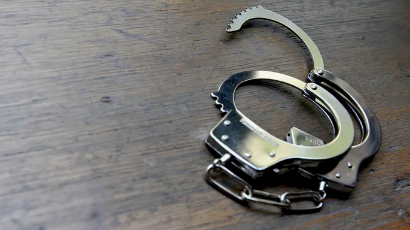 上海一男子自称绝望,要跳黄浦江轻生!警方救人后将其刑拘!案件详情 上海一男子自称绝望,要跳黄浦江轻生!警方救人后将其刑拘!案件详情