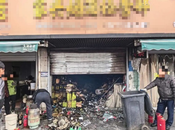 一顿家常饭，她“赔”进去了整间酒水仓库，消防提醒