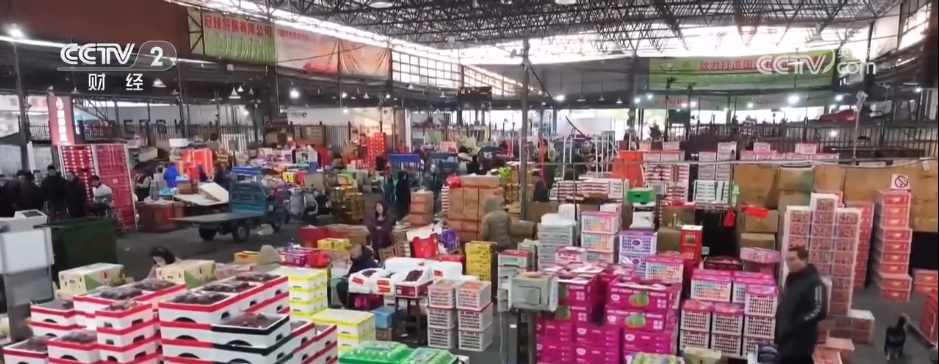 各地市场购销两旺腾浓浓烟火气 “年经济”释放强大消费活力