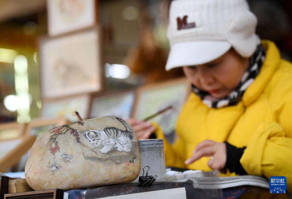 西安：古城艺术街区呈现笔墨新趣