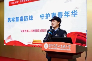 看！这就是咱河南人的精神！女警徒手夺刀满脸血，中原大地凡人微光远不止这些......