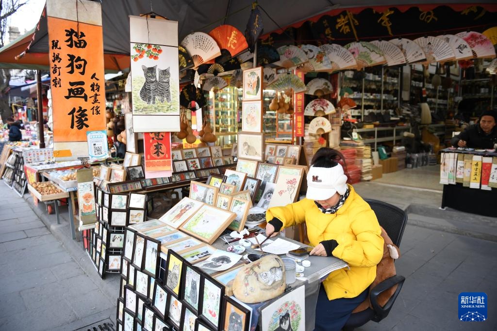 西安：古城艺术街区呈现笔墨新趣