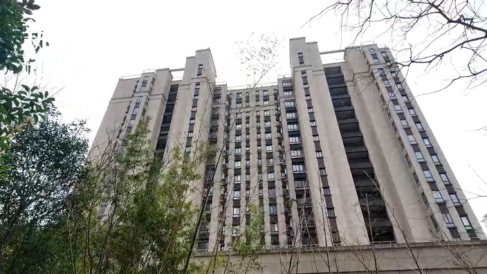 沪一男子崩溃求救：有家难回！根本进不了门…网友狠狠共情了