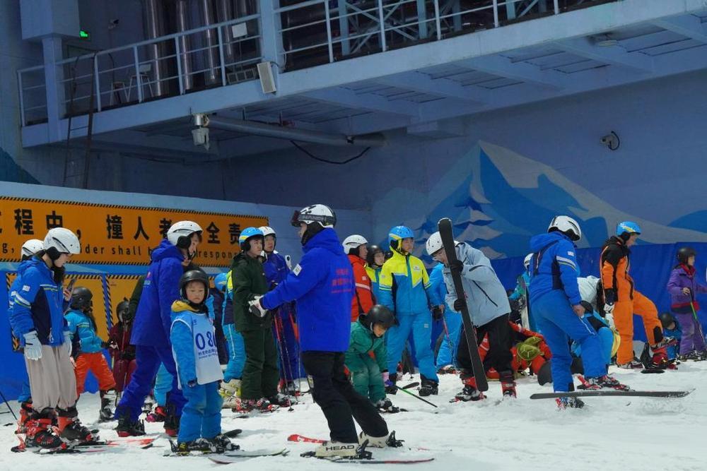 追光丨新年伊始，南方人把雪滑出了火锅味