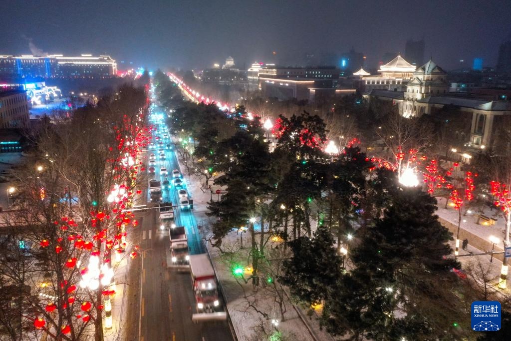 长春:积极应对降雪降温 长春:积极应对降雪降温