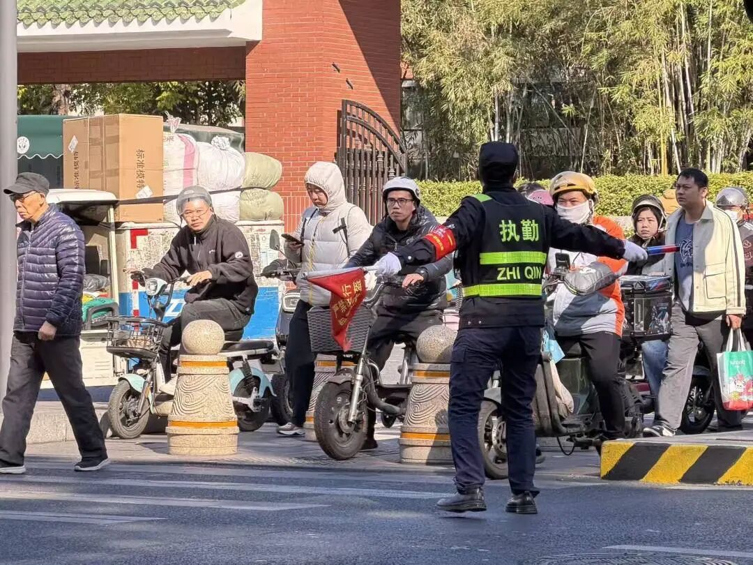 广州一男子屡次骑无牌电动自行车上路,看到查车点立马躲,交警:见一次扣一次 广州一男子屡次骑无牌电动自行车上路,看到查车点立马躲,交警:见一次扣一次