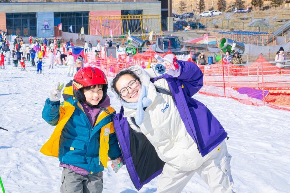 追光丨新年伊始，南方人把雪滑出了火锅味