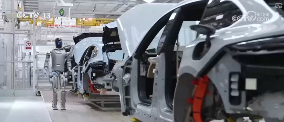 开年聚“智”互促双强 低空经济、智能网联、具身智能新技术齐聚“科技秀场”