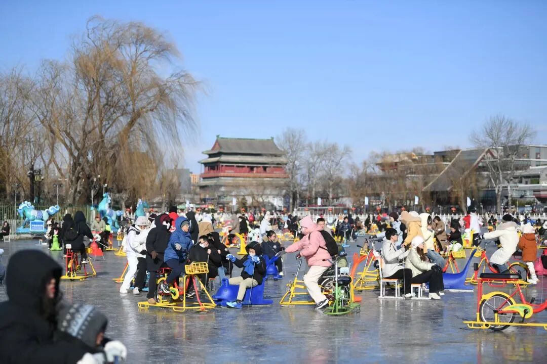 什刹海前海冰场,今天正式营业啦! 什刹海前海冰场,今天正式营业啦!