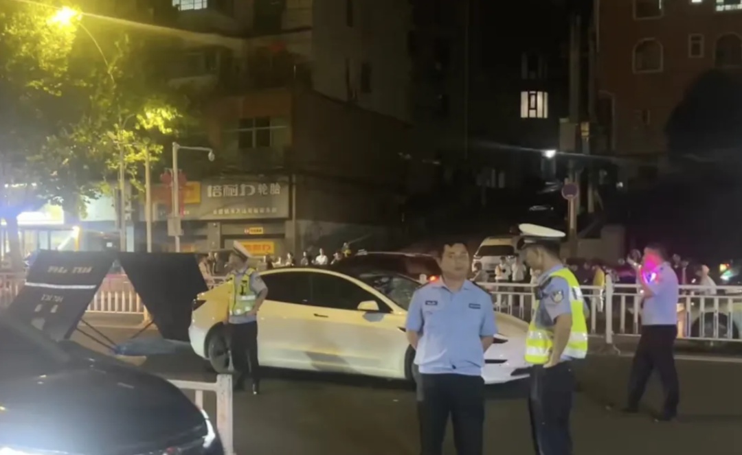 一家三口被撞案一审宣判,肇事司机被判处死缓 一家三口被撞案一审宣判,肇事司机被判处死缓