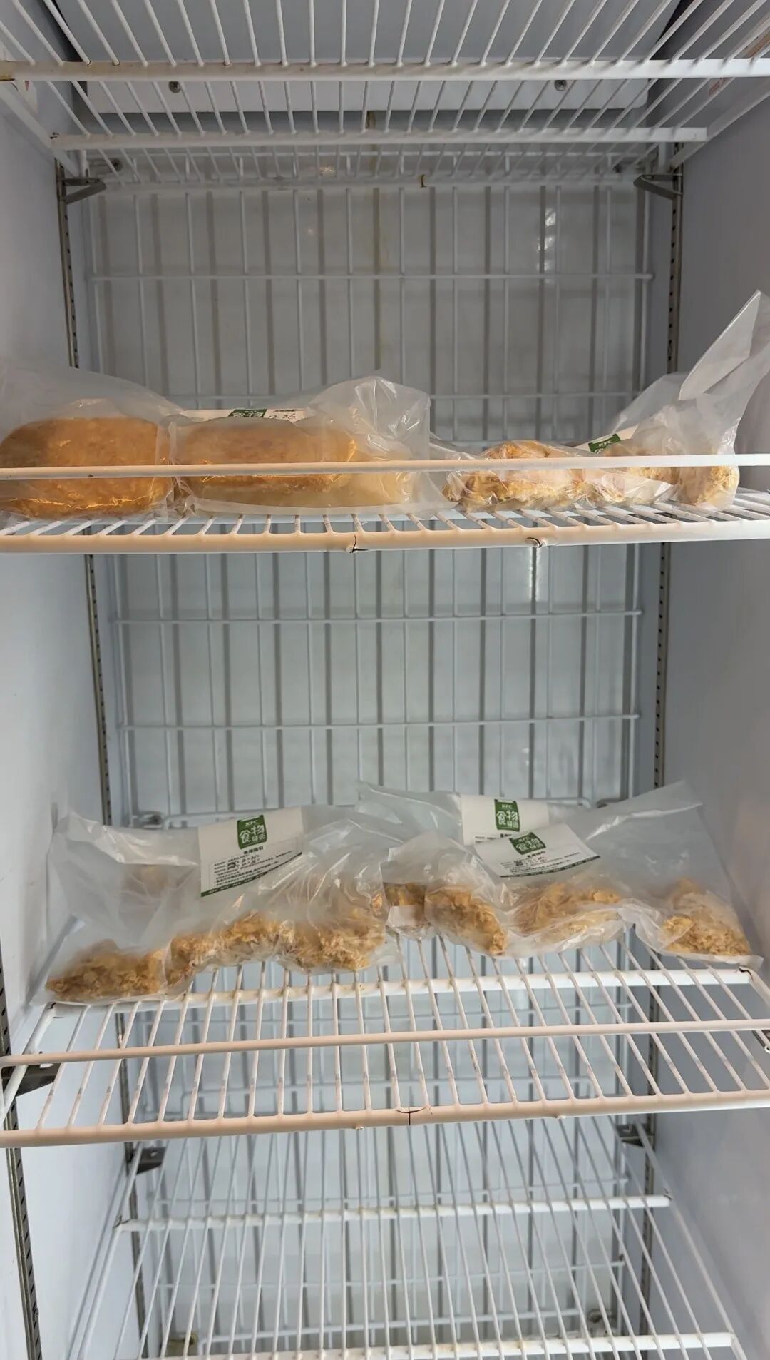 广州街头出现食物驿站：余量食物，人人可免费自取，街坊：值得推广