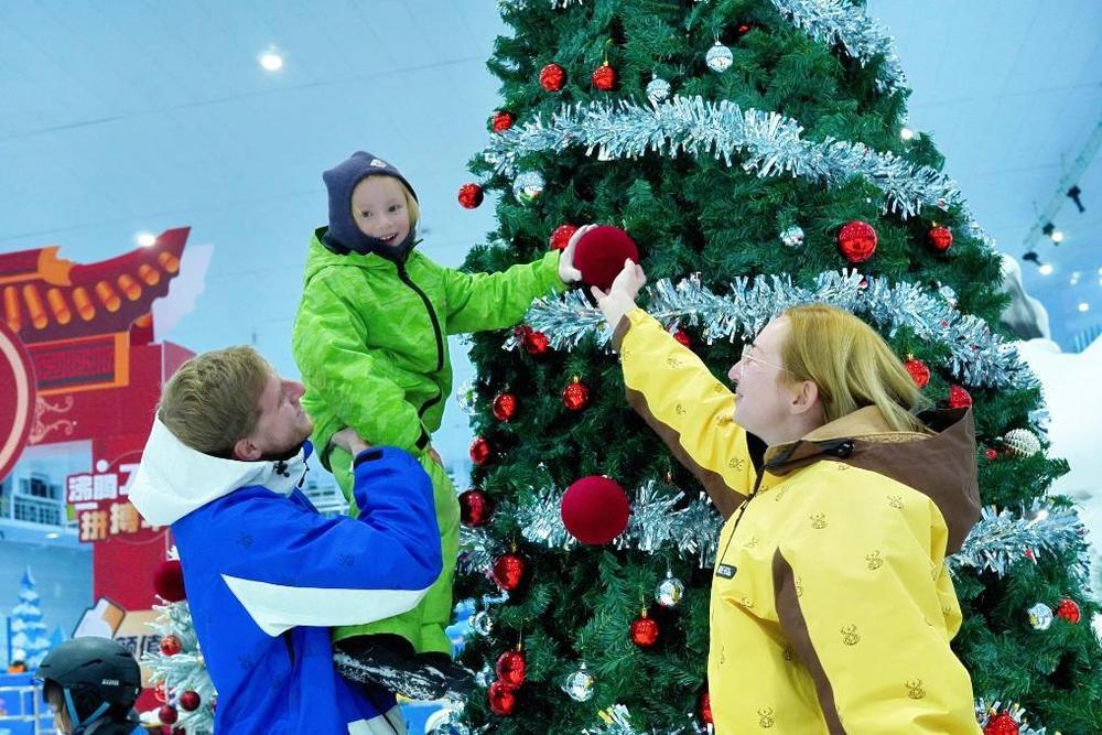 追光丨新年伊始，南方人把雪滑出了火锅味