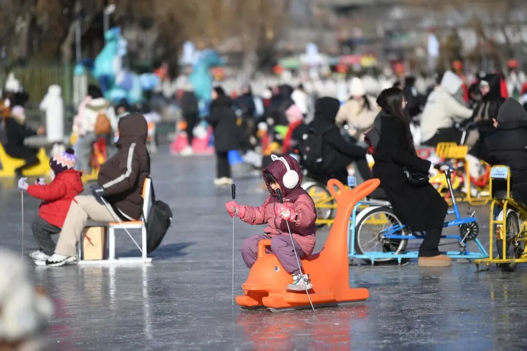 什刹海前海冰场,今天正式营业啦! 什刹海前海冰场,今天正式营业啦!
