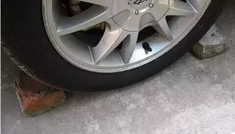 别光看雪景啦!雪天行车安全指南,速速收藏! 别光看雪景啦!雪天行车安全指南,速速收藏!