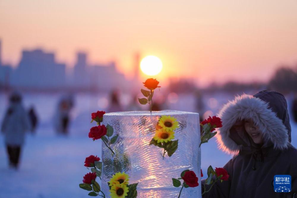 哈尔滨:“钻石海” 浪漫赏落日 哈尔滨:“钻石海” 浪漫赏落日