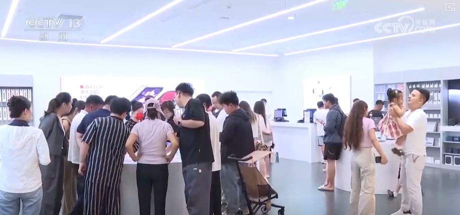 消费“升温”场景“上新” 各地节前市场热气升腾迎来“开门红”