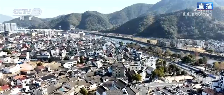 新年伊始消费升温年货市集火热 “顶流”美食满足味蕾活跃经济