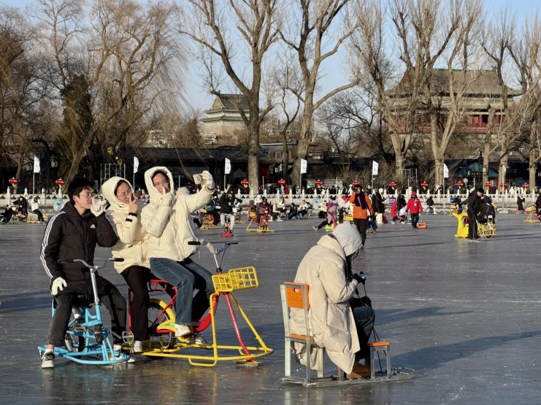 是时候了!来什刹海前海冰场“呲溜溜” 是时候了!来什刹海前海冰场“呲溜溜”