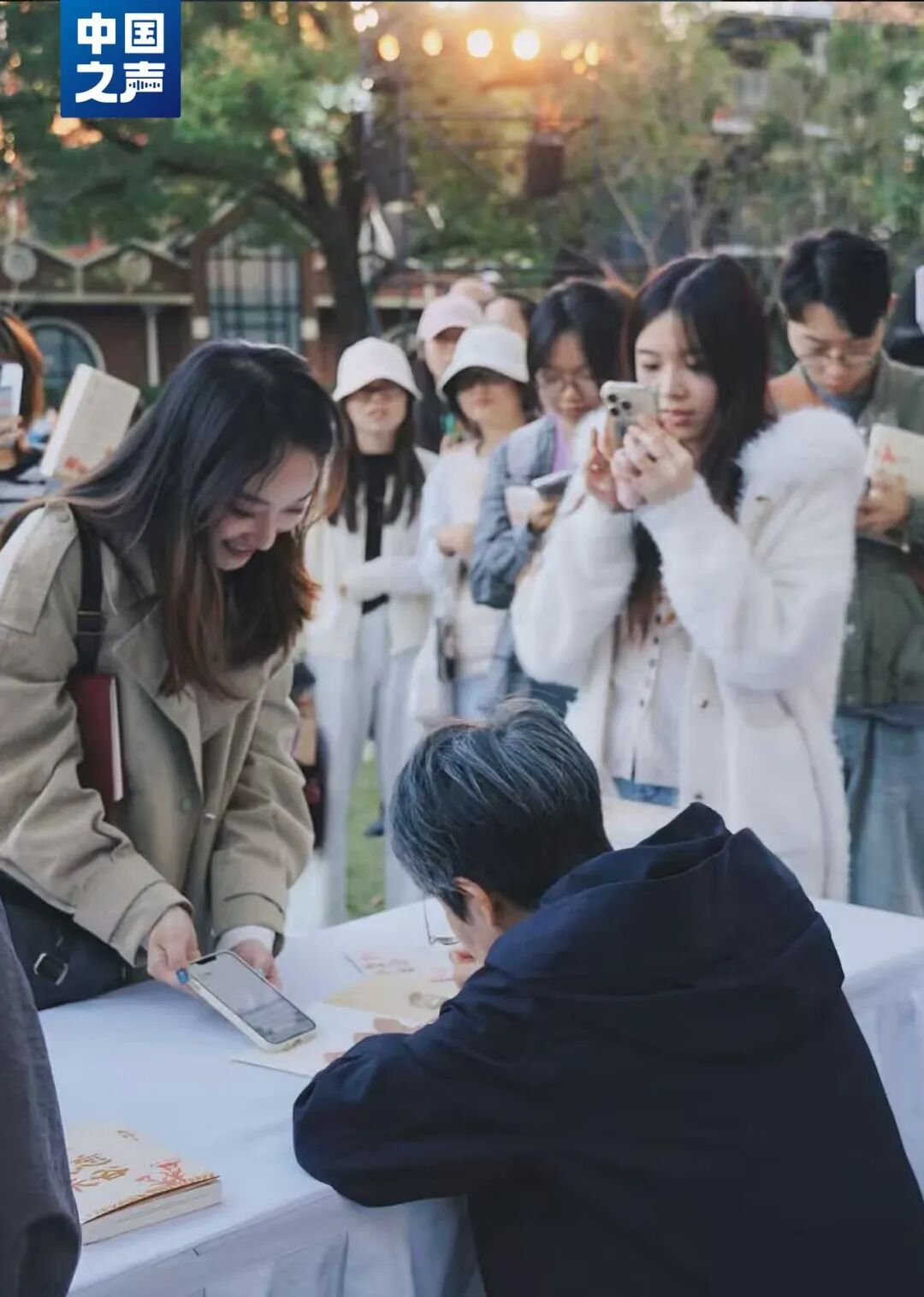 70岁出版第一本书，玉珍奶奶如何让10万粉丝在线追更？