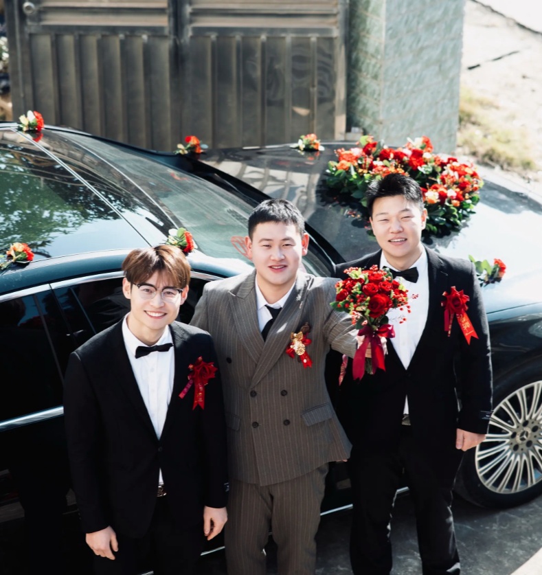 “别让我操心,我现在要结婚”,安徽一高中班主任接亲前,通过监控叮嘱学生好好上课 “别让我操心,我现在要结婚”,安徽一高中班主任接亲前,通过监控叮嘱学生好好上课