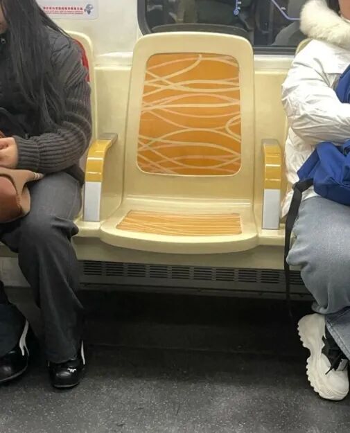 “成都地铁实现1人1座”上热搜,网友:建议全国推广 “成都地铁实现1人1座”上热搜,网友:建议全国推广