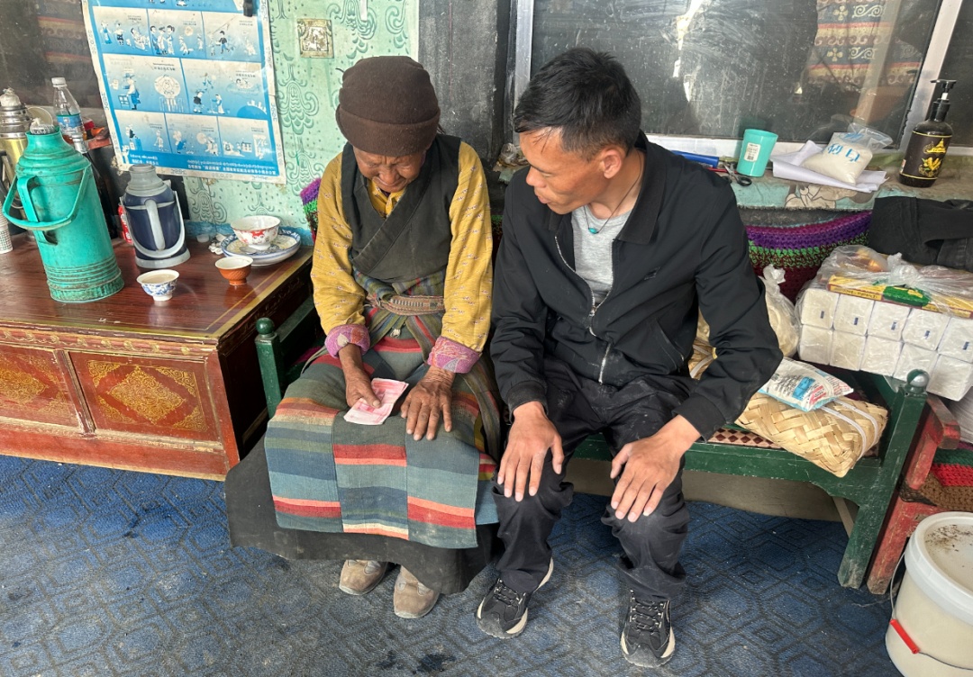 一年后,辅警伦珠怎么样了? 一年后,辅警伦珠怎么样了?