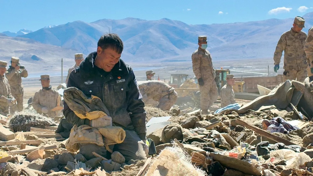 一年后,辅警伦珠怎么样了? 一年后,辅警伦珠怎么样了?