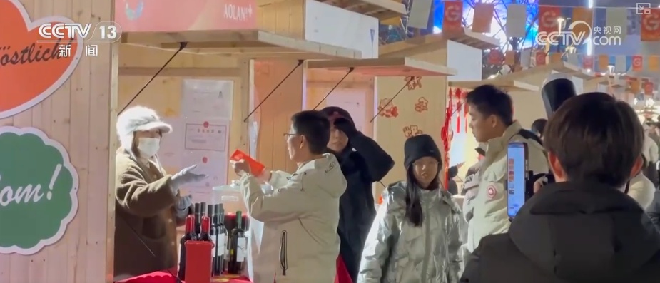 消费“升温”场景“上新” 各地节前市场热气升腾迎来“开门红”