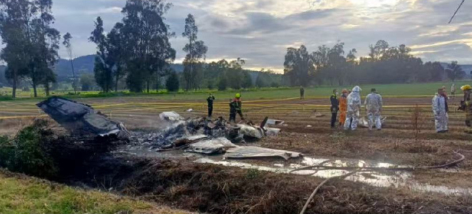 哥伦比亚一小型飞机坠毁，造成6人死亡