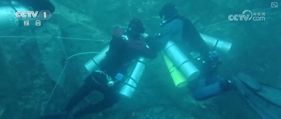 从看得见的守护到隐秘处的坚守 他们用责任担当书写“人民警察为人民”庄严承诺