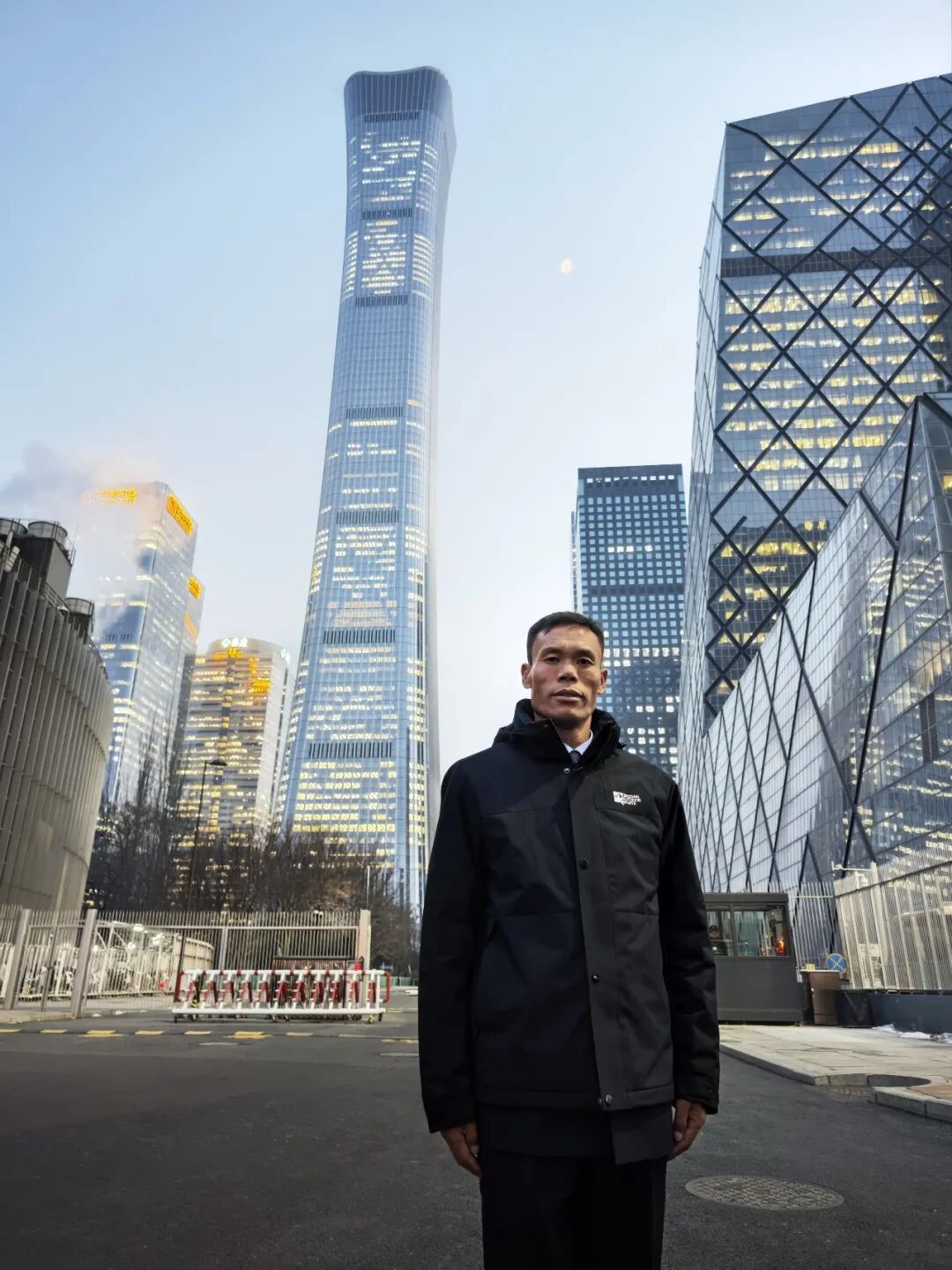 一年后,辅警伦珠怎么样了? 一年后,辅警伦珠怎么样了?