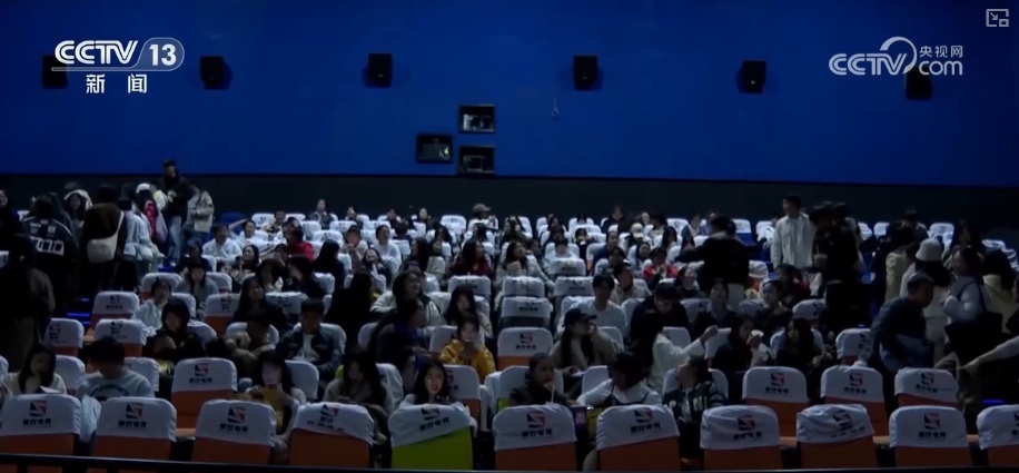 开年电影市场“新”观察·按下“启动键”！透过10亿元票房看消费市场活力足、潜力大