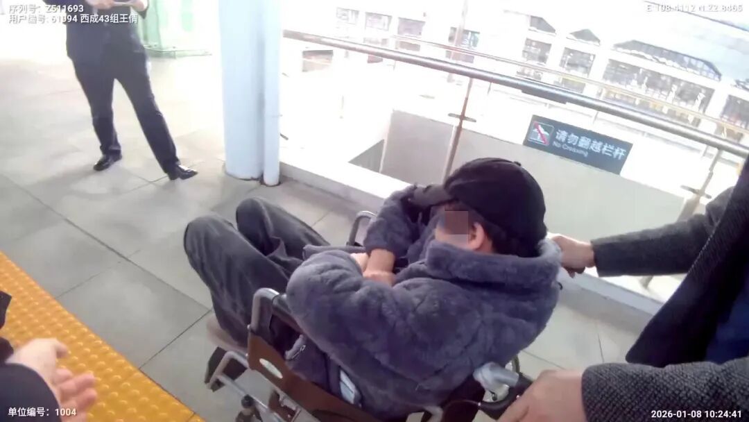 G3432次高铁,临时停车3分钟! G3432次高铁,临时停车3分钟!