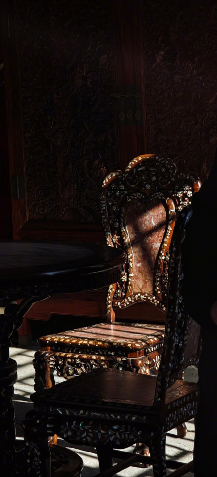 冬日暖阳下的恭王府