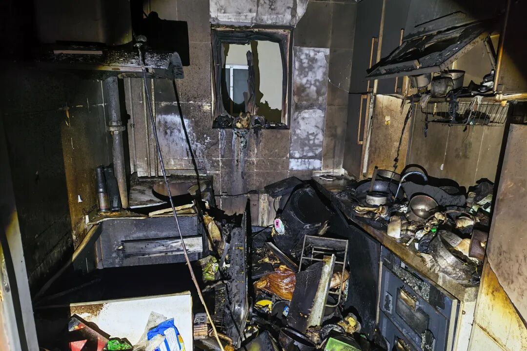 家中无人却冒浓烟?破门后这一幕让人脊背发凉…… 家中无人却冒浓烟?破门后这一幕让人脊背发凉……