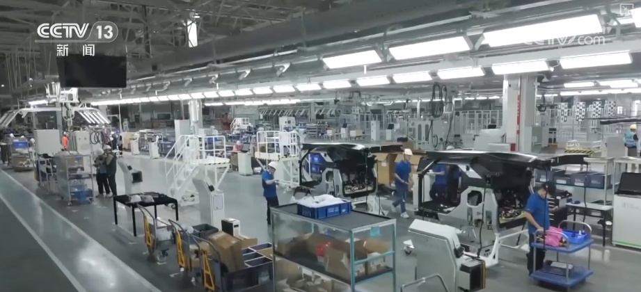 打造“万辆级”产能催生“万亿级”赛道 “看不见”的产业链助推低空经济飞得更高