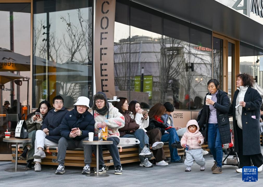 在规范中聚起外摆经营烟火气 上海激发消费新活力