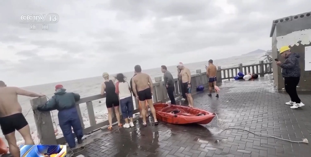 13岁女孩冰窟救男童 中央政法委通报表扬