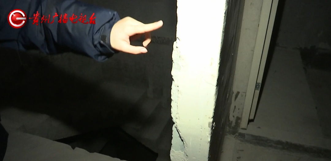 贵阳一小区停车场出现“暗门”，打开后竟发现……业主：牵扯到33层楼住户的安全！