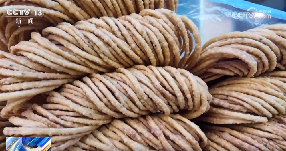 各地“年货市场+特色市集”火热开启 “年经济”热度蔓延涌动消费活力